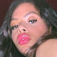 Halle Hayes Nua