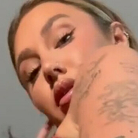 Holly Brougham Nua