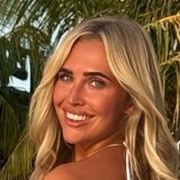 Holly Robinson Nua