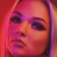 Julia Hart Nua