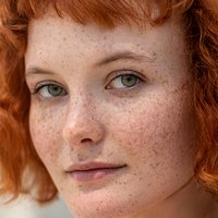 Kacy Hill Nua