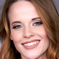 Katie Leclerc Nua