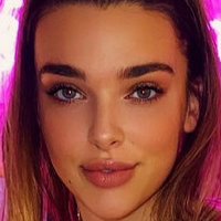 Kendall Vertes Nua