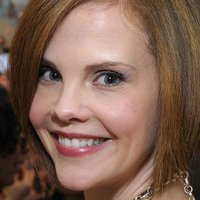 Kiersten Warren Nua