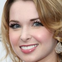 Kirsten Prout Nua