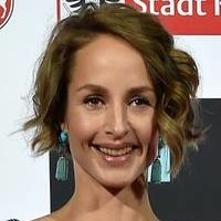 Lara-Joy Körner Nua