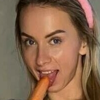 Laura Smile Nua