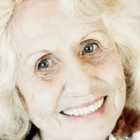 Lois Young Nua