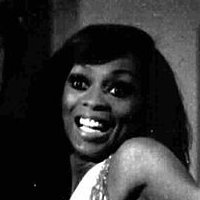 Lola Falana Nua