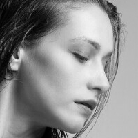 Lucy Holmes Nua