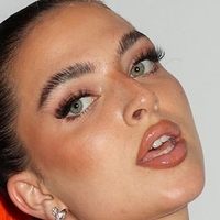 Mae Muller Nua
