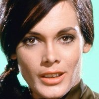 Martine Beswick Nua