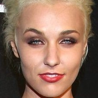 Maty Noyes Nua
