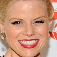 Megan Hilty Nua