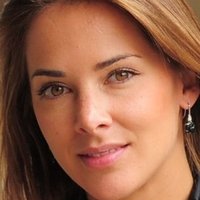 Melissa Theuriau Nua