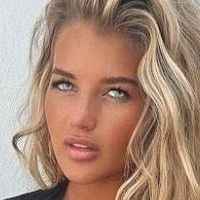 Mia Woodhall Nua