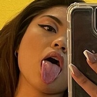 Mila Poonis Nua