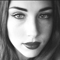 Molly DeVon Nua