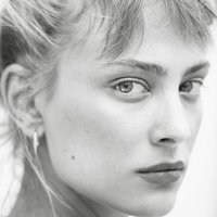 Nora Arnezeder Nua