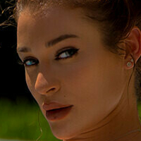 Olivia Jones Nua