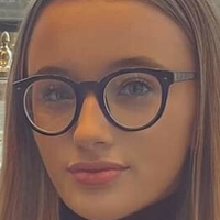 Olivia Robertson Nua