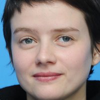 Pauline Etienne Nua