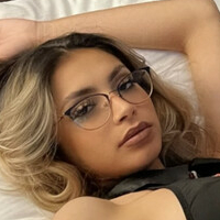 Petite Beautiful Latina Nua