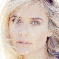 Rachel Blanchard Nua