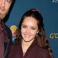 Rebecca Breeds Nua