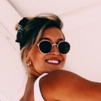 Riley White Nua