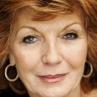 Rula Lenska Nua