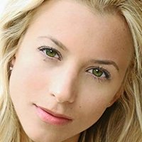 Sabina Gadecki Nua