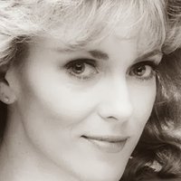 Sandy Brooke Nua