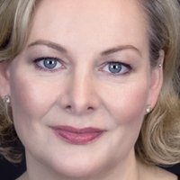 Sara Stewart Nua