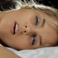 Sasha Blonde Nua