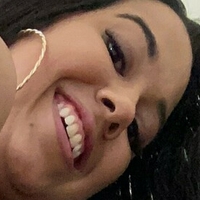 Selena Ryan Nua