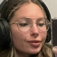 Sophie McArdi Nua