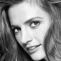 Stana Katic Nua