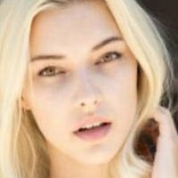 Stefanie Michova Nua