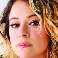 Tatiana Maslany Nua