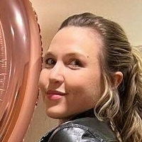 Taylor Tomlinson Nua