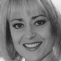 Tracie Bennett Nua