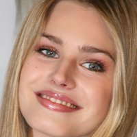 Vanessa Hessler Nua