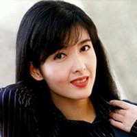 Vivian Chow Nua