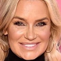 Yolanda Hadid Nua