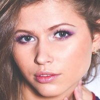 Yuliya Topolnickaya Nua
