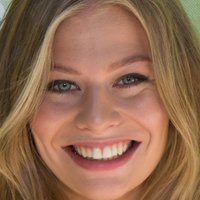 Zoe Straub Nua